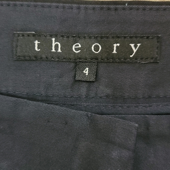 Theory | Black Bermuda Shorts Size 4 - Picture 4 of 4